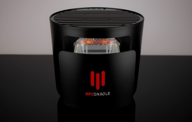 KFC ra mắt máy chơi game kiêm luôn lò quay gà 'siêu độc'