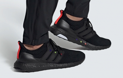 Adidas ra mắt UltraBOOST 4.0 DNA trái tim dễ thương