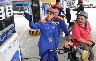 Giá xăng có thể tăng mạnh vào ngày mai