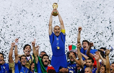 Nhìn Tây Ban Nha bây giờ, lại nhớ Italia 2006…