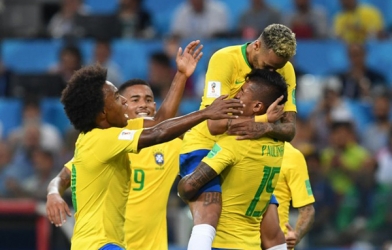 Thắng Serbia, Brazil kéo dài kỷ lục vô tiền khoáng hậu