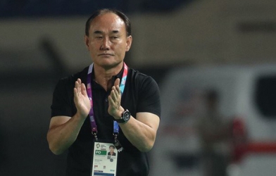 HLV Hàn Quốc: 'Tôi xin lỗi Park Hang-seo' 