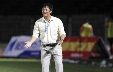 HLV Cần Thơ: 'Tôi chẳng biết 3 tỷ nào cả'