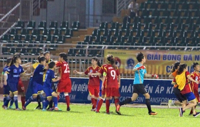 Vụ cầu thủ nữ đánh nhau: HLV trưởng lên tiếng