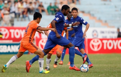 Bình Dương và Đà Nẵng chia điểm trong trận cầu 4 bàn thắng