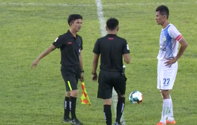 VPF sẽ xử lý pha sút bóng về lưới nhà của cầu thủ Cần Thơ