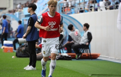 HLV Incheon: 'Ngoài Công Phượng, không cầu thủ ĐNÁ nào có thể thành công ở Hàn Quốc'