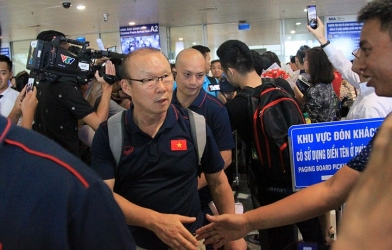 ĐT Việt Nam về nước, khép lại kỳ King's Cup thành công