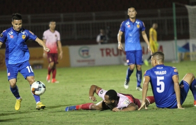 Tân binh nổ súng, Quảng Nam đè bẹp Sài Gòn trên sân nhà