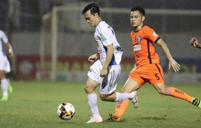 Đá 'chấp' Tây, HAGL vất vả vượt qua SHB Đà Nẵng
