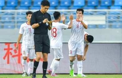 CĐV Thái Lan: 'Ước gì bóng đá trẻ Thái Lan cũng có HLV như ông Park'