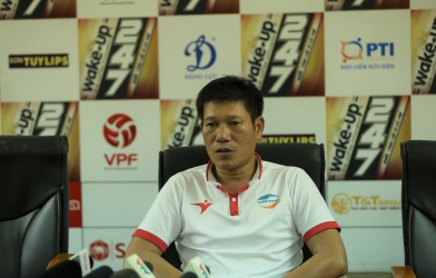 VIDEO: HLV Hải Biên bức xúc khi chấn thương của Quế Ngọc Hải và Trọng Đại không được quan tâm