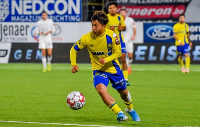 Công Phượng ngồi ngoài, Sint-Truiden thắng nhọc đối thủ hạng dưới