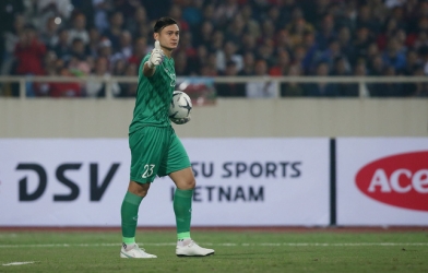 VIDEO: Quang Hải chỉ hướng giúp Văn Lâm đẩy thành công quả penalty