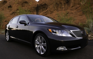 Lý giải vì sao ắc quy xe hybrid có giá hơn 300 triệu đồng