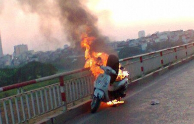 Phòng chống cháy nổ cho ô tô, xe máy trong mùa hè nắng nóng
