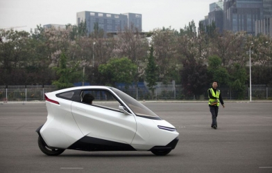 Độc đáo xe 2 bánh không người lái