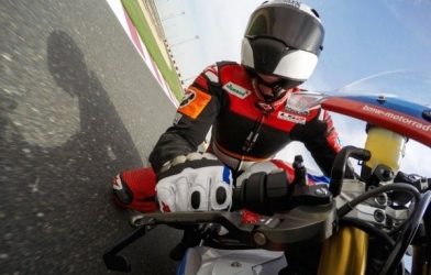 Vị trí ngồi lái xe moto quan trọng như thế nào?