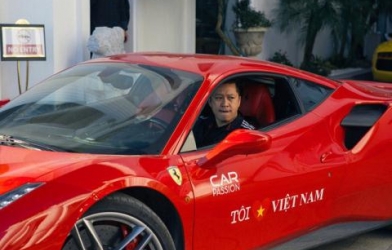 Tuấn Hưng nói gì sau sự cố siêu xe gặp nạn?