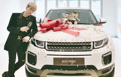 Đức Phúc tậu xe sang Range Rover Evoque 3 tỷ đồng