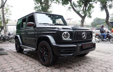 Chủ tịch cafe Trung Nguyên mua bộ đôi Mercedes-AMG G63 Edition 1