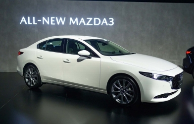 Giá Mazda 3 giảm sốc đến 60 triệu, Honda Civic bị 'bỏ rơi'
