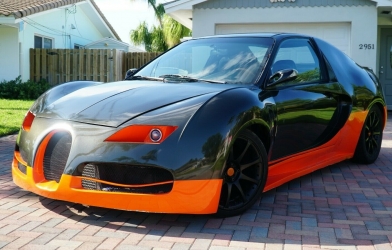 Honda Civic 'biến hình' thành siêu xe Bugatti Veyron triệu đô