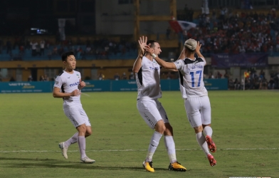 Xuân Trường nhận quà đặc biệt trong ngày HAGL thua trận