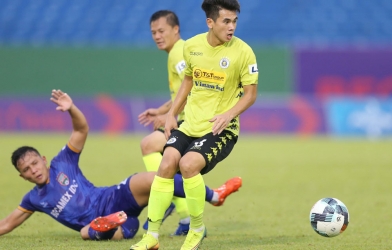 Quang Hải rực sáng mang về chiến thắng kịch tính cho Hà Nội