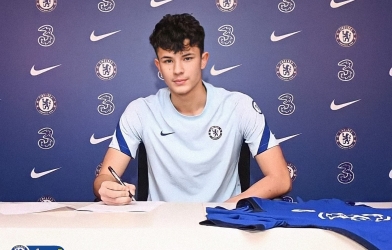 Cầu thủ Thái Lan chính thức ký hợp đồng chuyên nghiệp với Chelsea