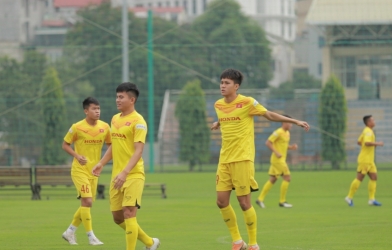 Bầu Đức chi viện 11 cầu thủ HAGL đội 'đàn em'