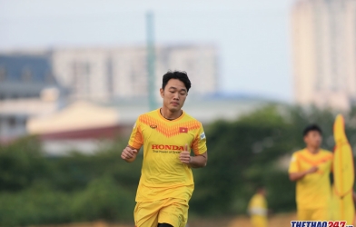 Sao HAGL lập siêu phẩm giúp ĐT Việt Nam giành chiến thắng sát nút