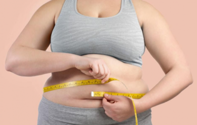 Mỗi tối đứng dựa tường 5 phút, mỡ thừa nhanh chóng tránh xa