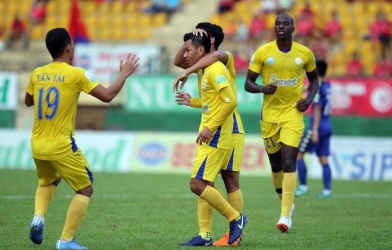 CLB TP.HCM chiêu mộ 3 cầu thủ xuất sắc nhất Khánh Hòa