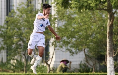 HLV Châu Âu hết lời khen ngợi 'em họ Công Phượng'