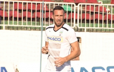 Hàng thủ yếu mềm của HAGL bị đe dọa bởi hung thần Hà Nội FC