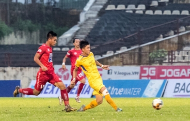 HLV SLNA dành lời khen cầu thủ mùa đầu chơi V.League