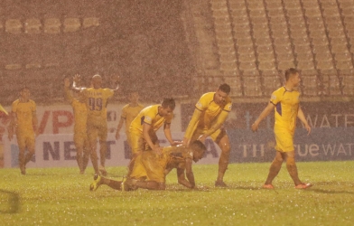 Hai học trò HLV Park nhận vô vàn lời khen sau trận kịch chiến