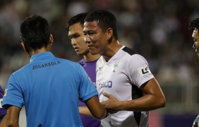 Vì sao Kiatisak loại 'nhà vô địch AFF Cup' khỏi kế hoạch nâng tầm HAGL?