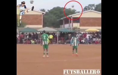 VIDEO: Thi triển kỹ thuật 'dị', cầu thủ tự sút bóng vào đầu