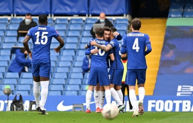Chelsea thẳng tiến vào bán kết với chiến thắng trên sân nhà