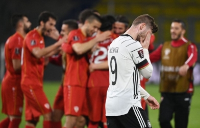 Vòng loại World Cup: Ông lớn xây chắc ngôi đầu, cú sốc Đức