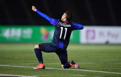 VIDEO: Chứng kiến tài năng siêu việt của Chan Vathanaka - 'Messi Campuchia'