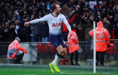 Eriksen tỏa sáng, Tottenham nhẹ nhàng hạ Burnley