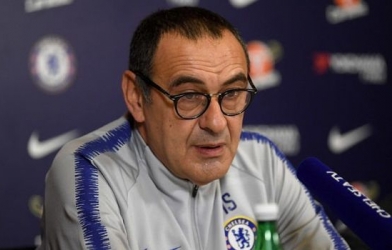 HLV Sarri họp nóng với các cầu thủ sau thất bại của Chelsea