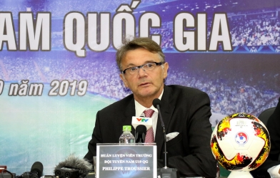 HLV Troussier tiết lộ lý do không triệu tập nhiều cầu thủ HAGL