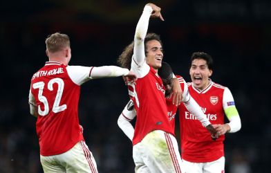 Tại sao Arsenal đá theo lịch Champions League?