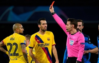 HLV Barca tiết lộ dùng hậu vệ làm tiền vệ trận lượt về với Napoli