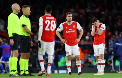 Arsenal phải bồi thường vì bị loại khỏi Europa League
