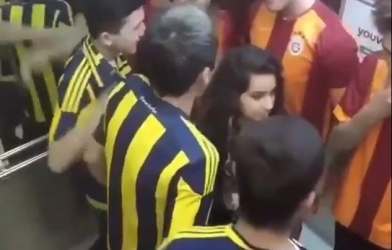 HÀI HƯỚC: Fan Fenerbahce và Galatasaray hợp tác trêu gái xinh và cái kết bất ngờ